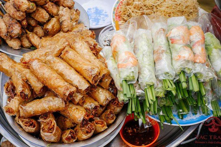 Hanoi Walking Street Foodie Tour (Lunch/Dinner)