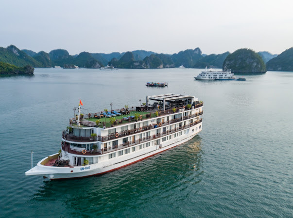 Ha Long Bay 2D1N Full Package With Amanda 5* Cruise By Limousine